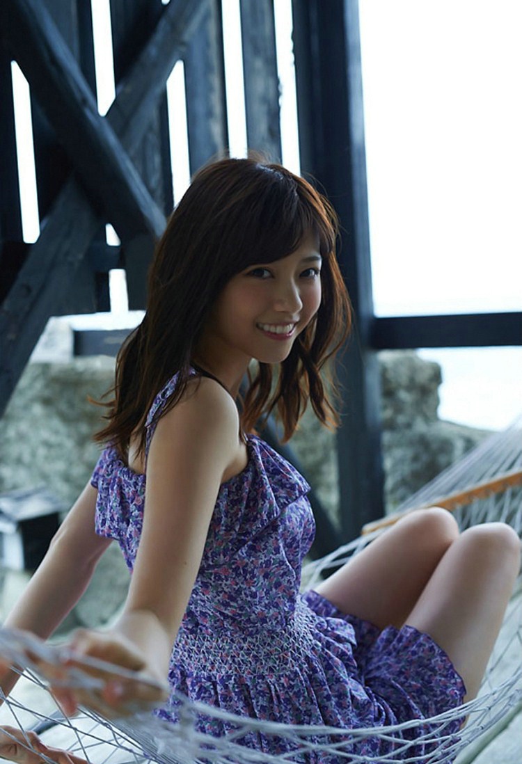 日系美少女西野七濑沙滩薄纱裙写真