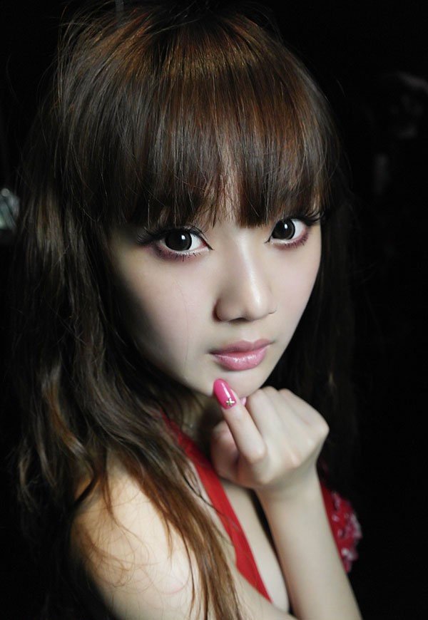 90后美胸比基尼嫩模诱人写真