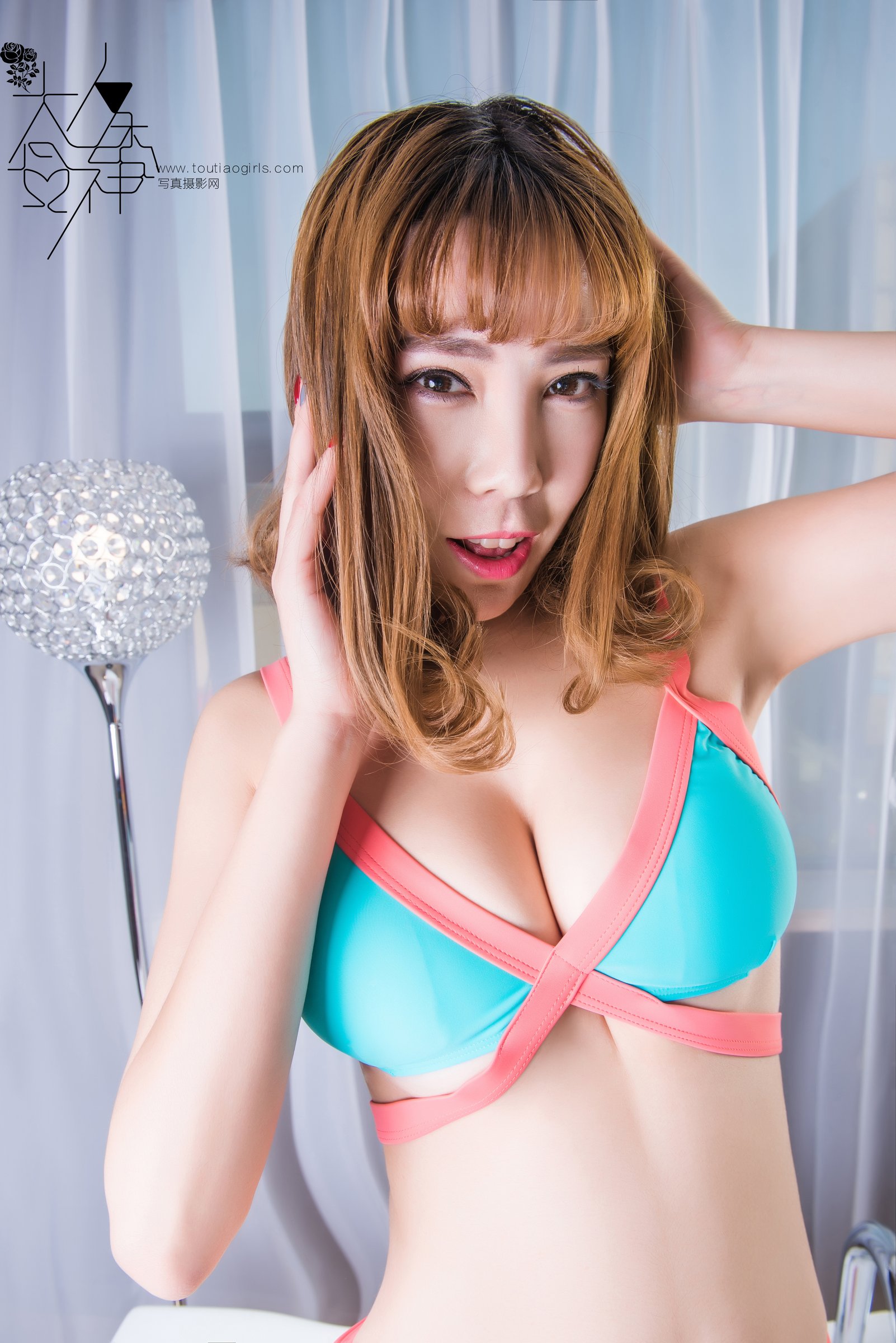 巨乳美女模特沐子熙V浴室私房性感写真