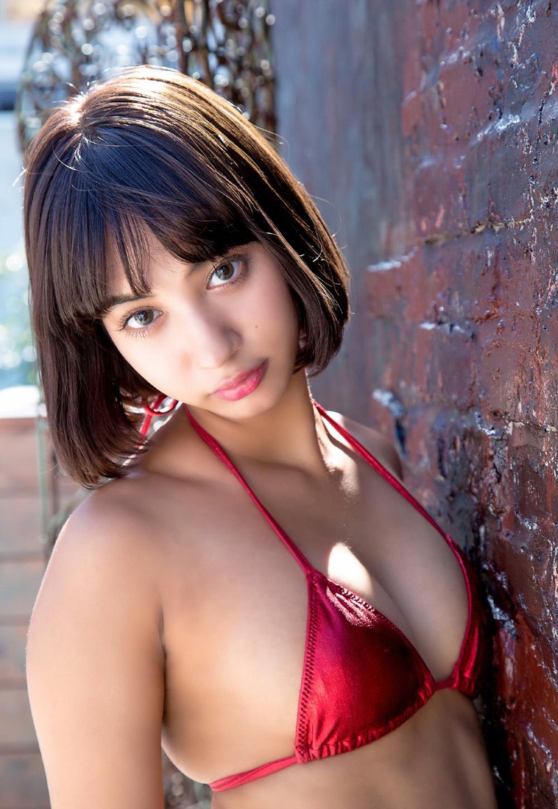 性感混血美女牧野纱弓丰满比基尼煽情写真