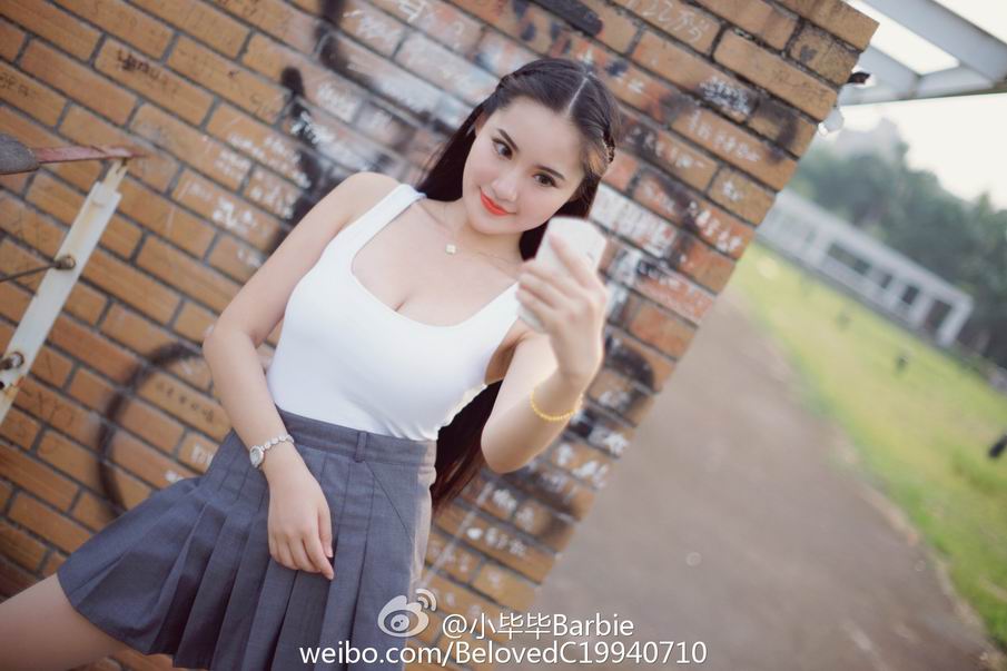 性感女神小毕毕Barbie比基尼私房照性感迷人