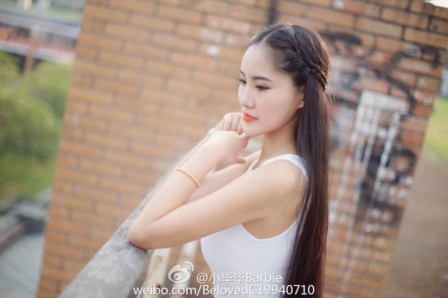性感女神小毕毕Barbie比基尼私房照性感迷人