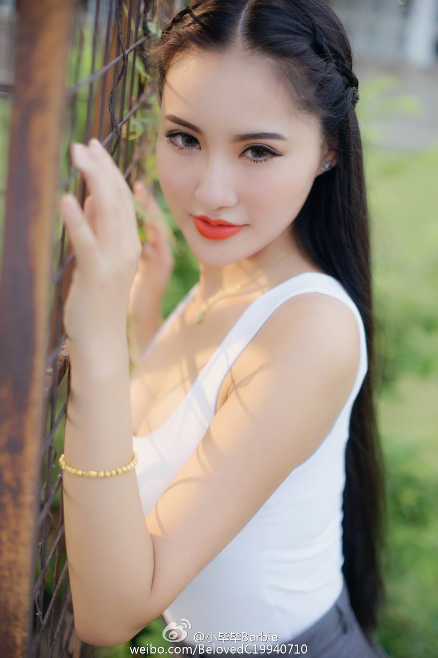 性感女神小毕毕Barbie比基尼私房照性感迷人