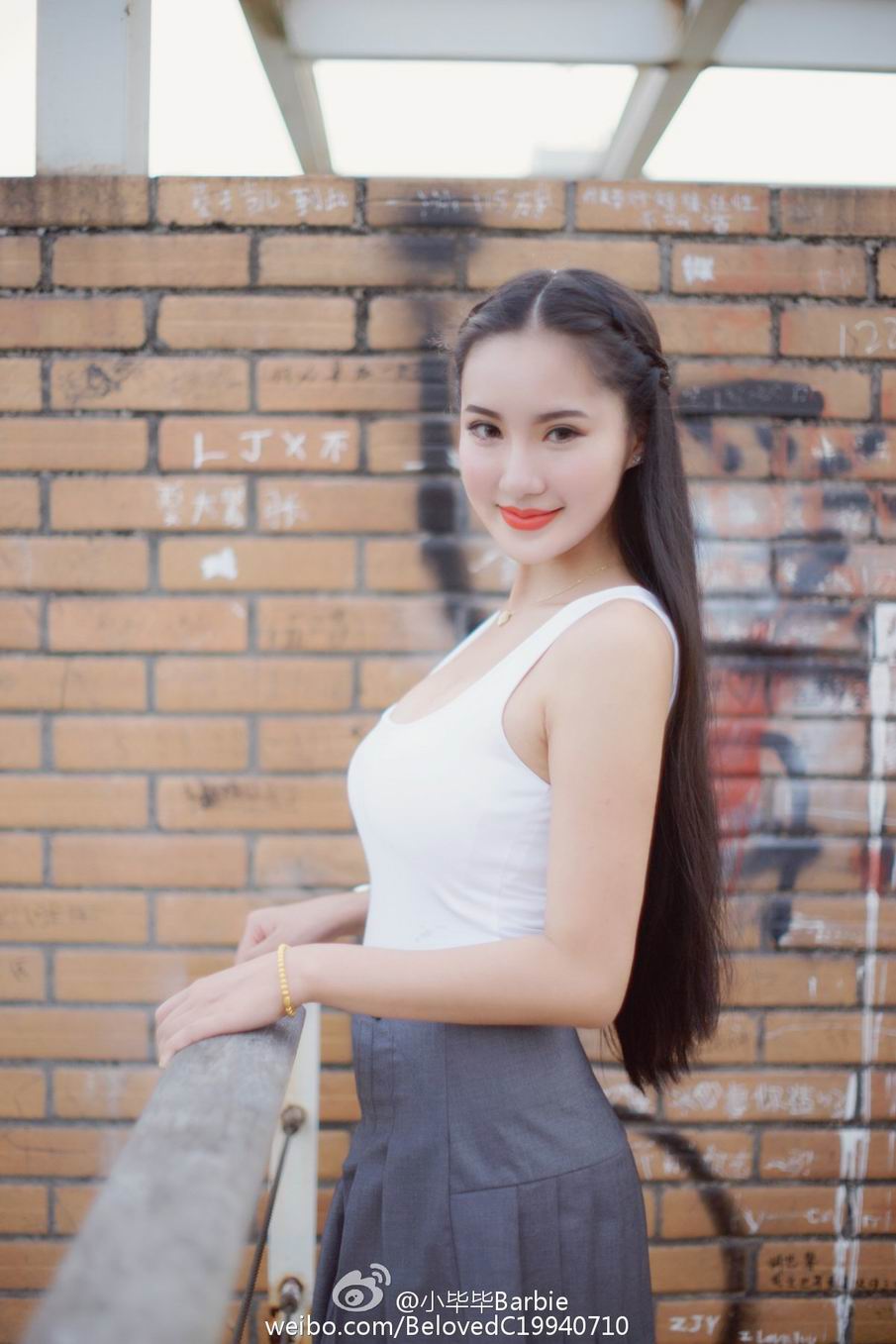 性感女神小毕毕Barbie比基尼私房照性感迷人