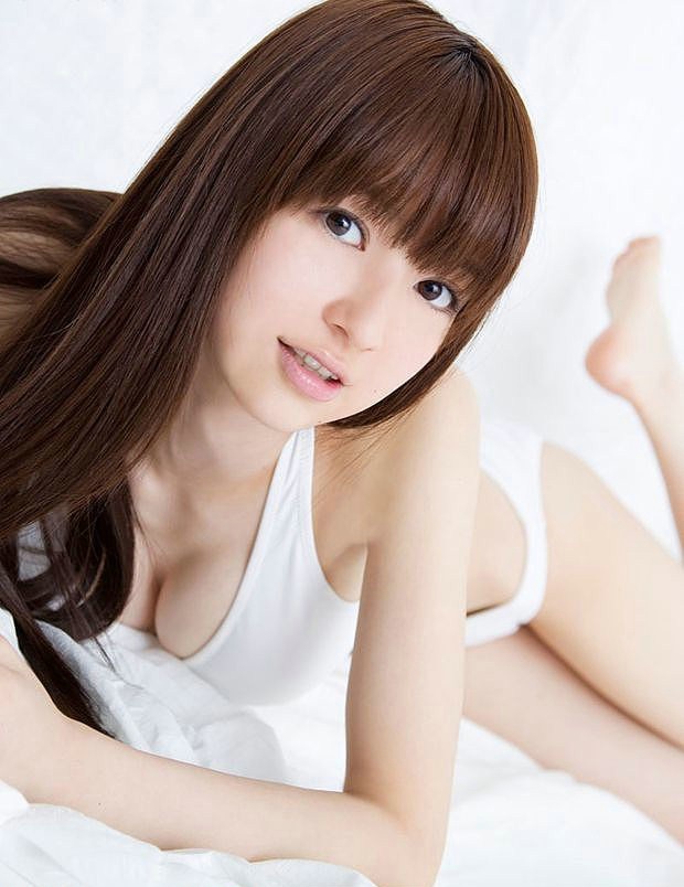 纯美明媚的比基尼日系少女室内白皙写真