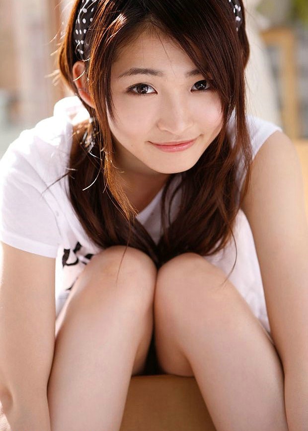 纯美明媚的比基尼日系少女室内白皙写真