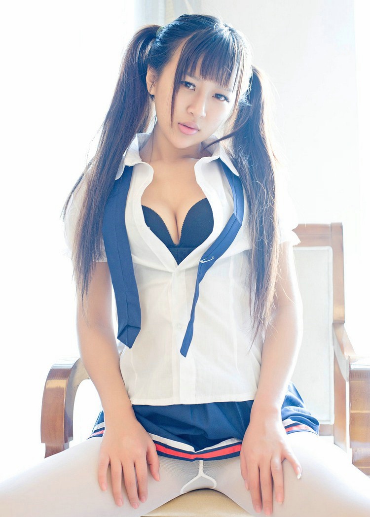 诱人白丝袜双马尾制服少女内衣性感极致诱惑