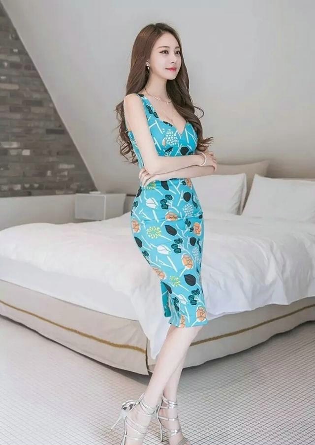 倾城女神巧笑倩兮甜美温婉性感甜美写真