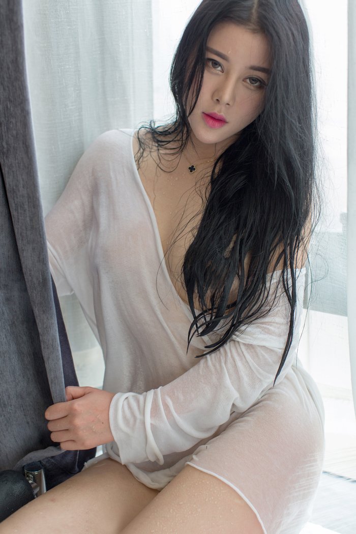 性感美女叶佳颐情趣内衣写真火辣诱人
