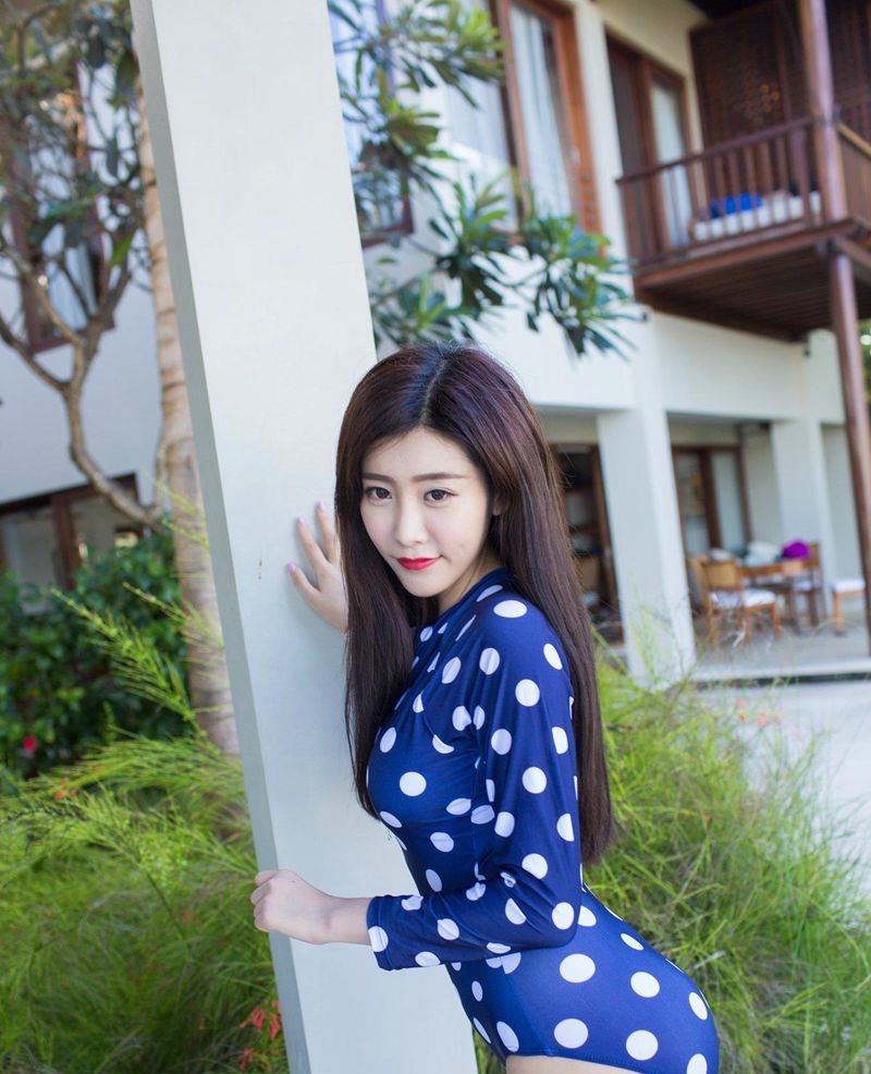 沙滩比基尼美女程小烦不烦艺术照写真