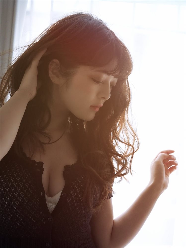 日本性感美女MEGMY私房写真秀丰满美乳身材