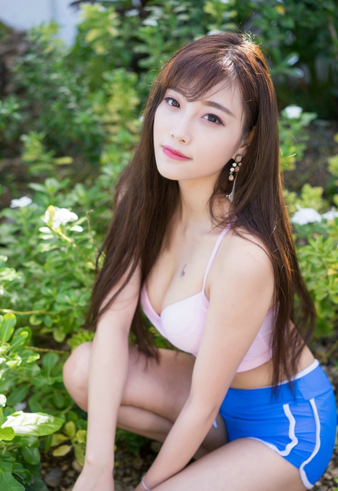 甜美女神杨晨晨sugar长滩旅拍纯洁天使性感比基尼写真