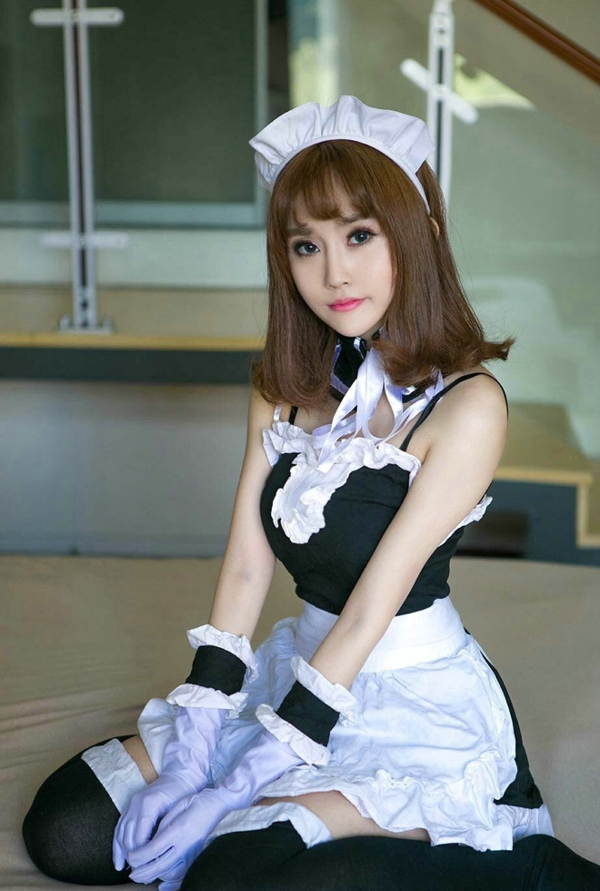 萝莉清纯美女私房女仆制服娇媚惹火写真