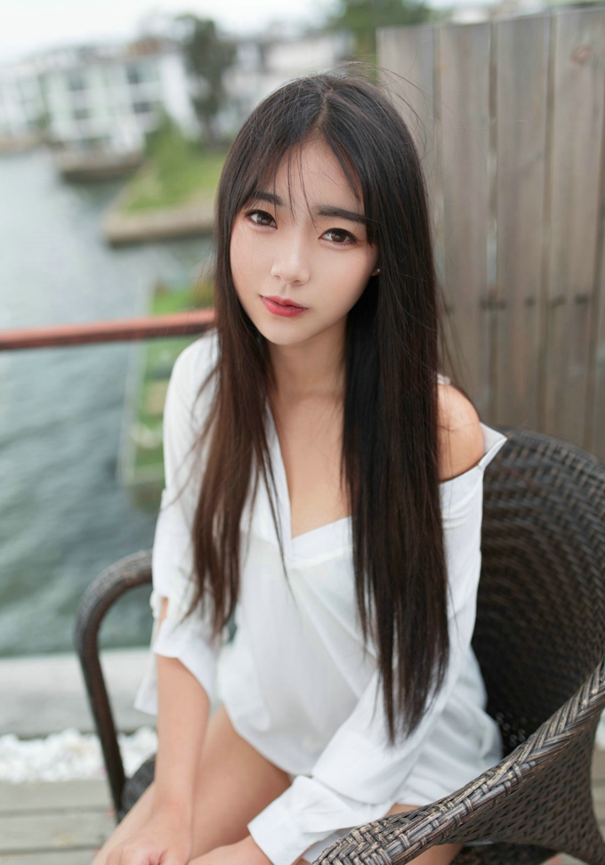 小萝莉可乐Vicky诱惑迷人美乳翘臀写真
