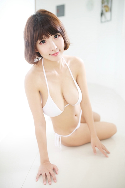甜美妹子晓茜性感比基尼写真