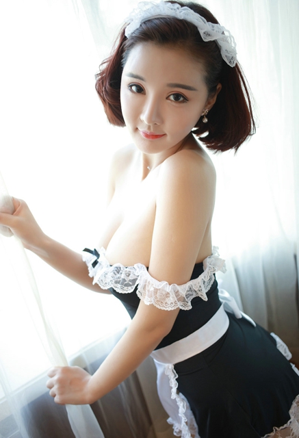 豪胸女神佳佳情趣内衣图展现诱人身姿