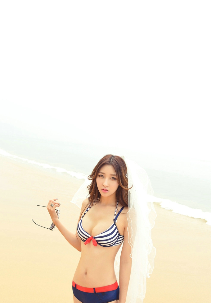 靓丽女神李筱乔JoJo性感比基尼美胸美腿翘臀诱惑迷人风情养眼写真