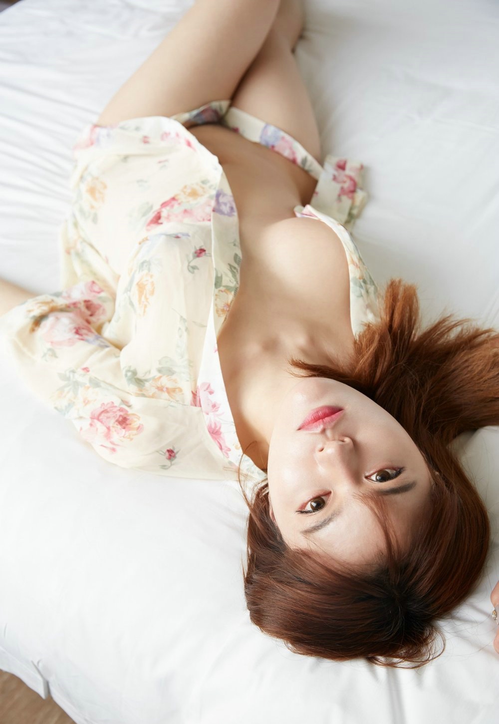 新人平面模特Gina私房性感爆乳美腿写真大全