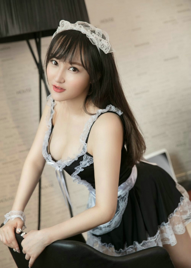 性感娇媚火辣女仆制服美女美乳娇艳销魂诱惑写真