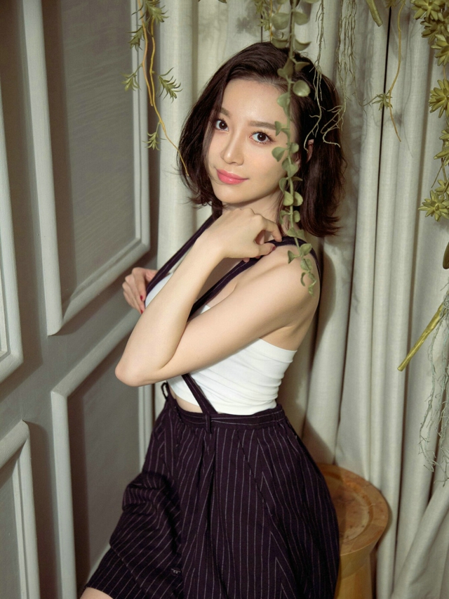 慕羽茜私房情趣内衣秀完美身材美乳遮点极致诱惑写真
