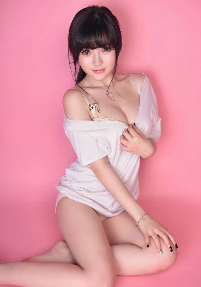 粉嫩少女米妮mini性感内衣迷人豪乳完美身材诱惑气质写真
