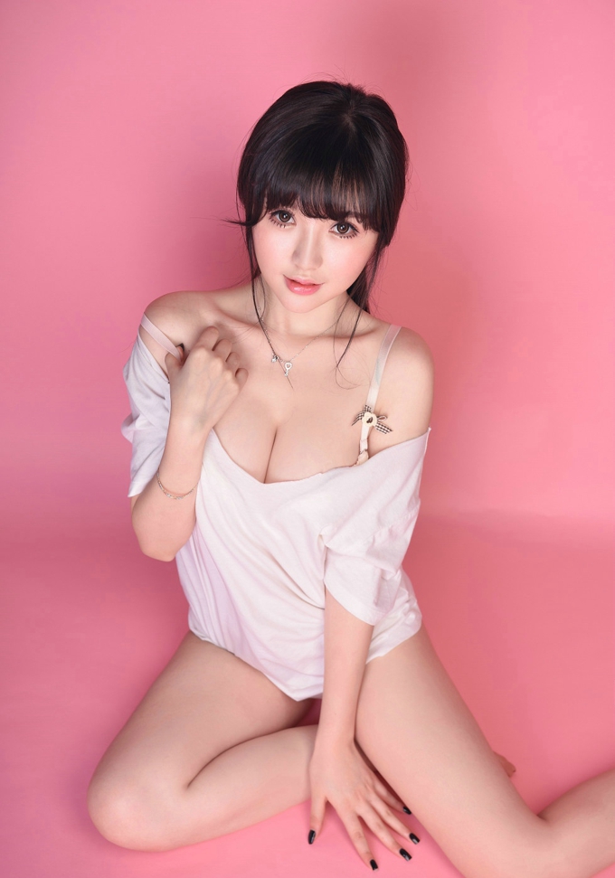 粉嫩少女米妮mini性感内衣迷人豪乳完美身材诱惑气质写真