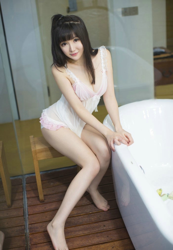 性感娇嫩火辣美女爆乳翘臀妖娆妩媚销魂诱惑私房写真