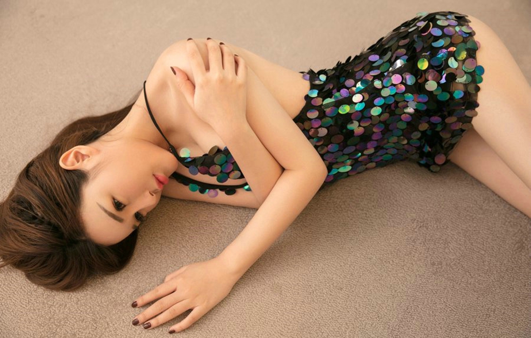 让你腿软的妹纸性感极品美女陈宇曦妖娆妩媚销魂诱惑私房写真