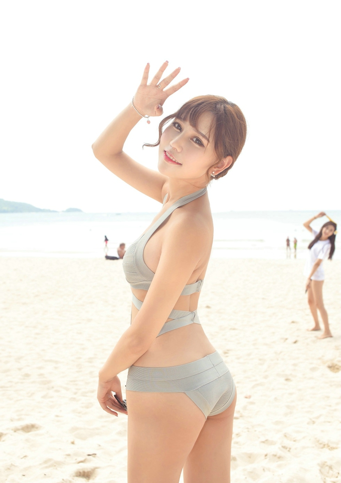 性感美女Milk楚楚比基尼诱惑迷人美乳翘臀大长腿完美写真