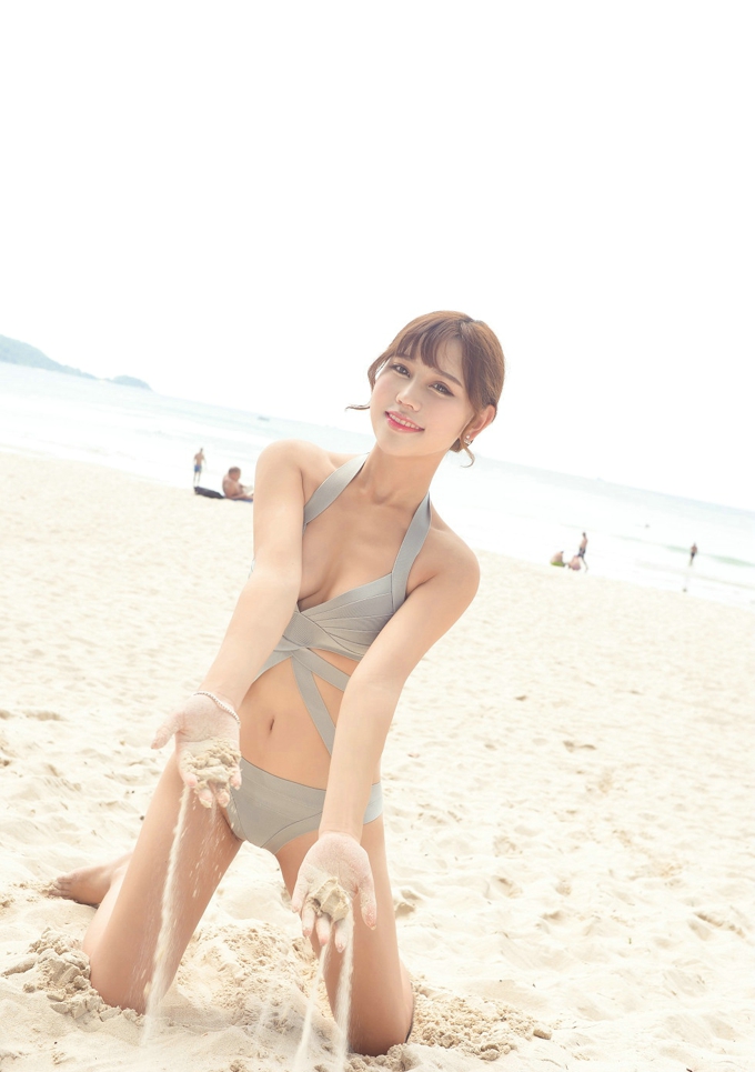 性感美女Milk楚楚比基尼诱惑迷人美乳翘臀大长腿完美写真