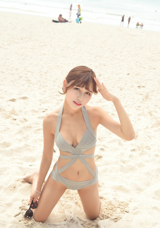 性感美女Milk楚楚比基尼诱惑迷人美乳翘臀大长腿完美写真