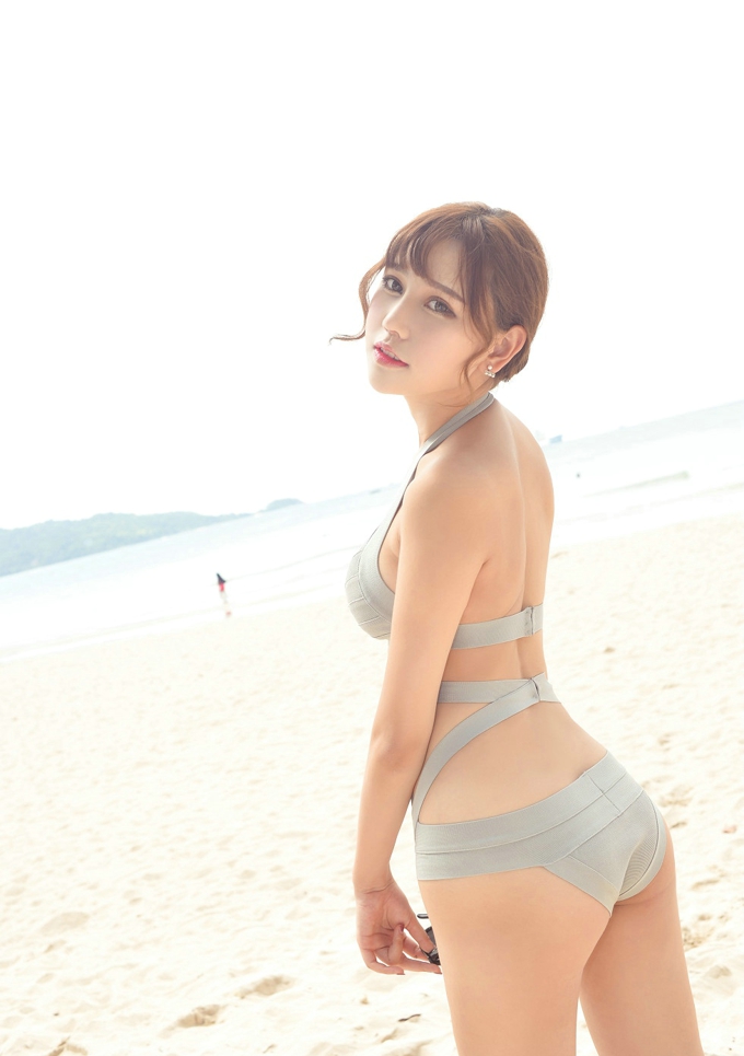 性感美女Milk楚楚比基尼诱惑迷人美乳翘臀大长腿完美写真