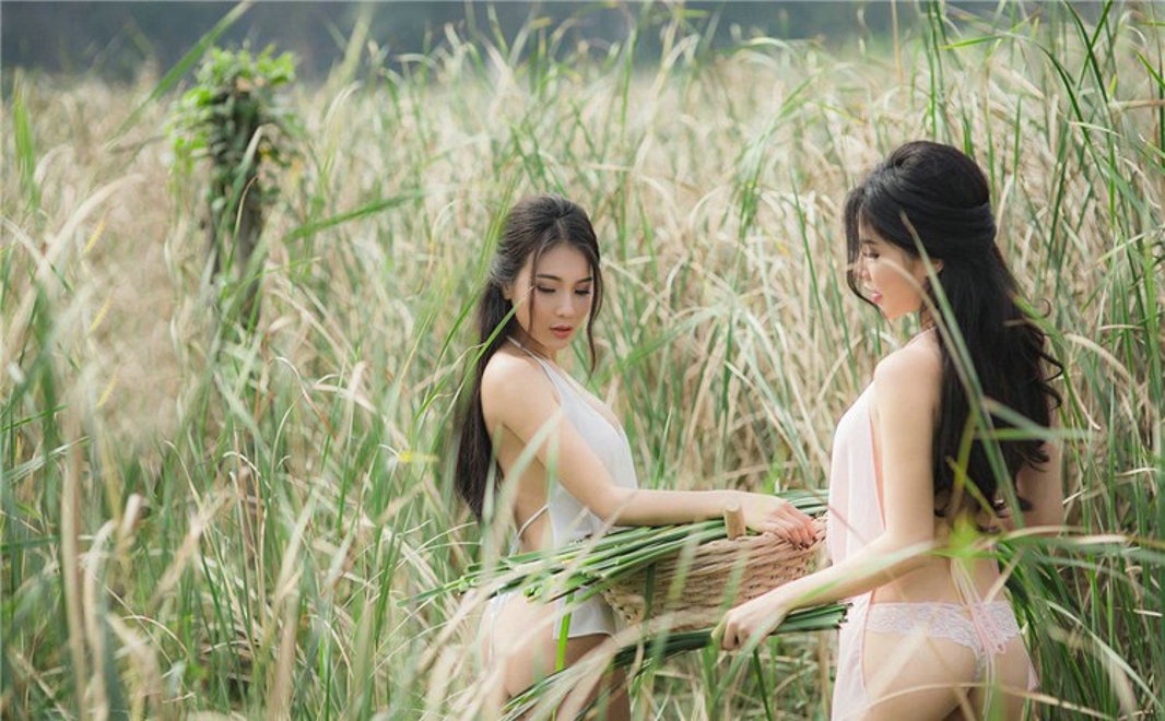 越南美女巨乳真空乡野人体艺术火辣娇媚销魂诱惑写真
