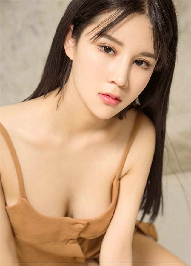 性感胸大清纯美女陈琪可爱女仆装高清写真