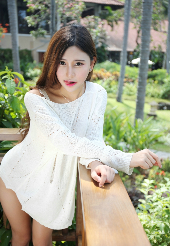 清纯女神Milk楚楚性感诱惑迷人气质私房靓丽写真