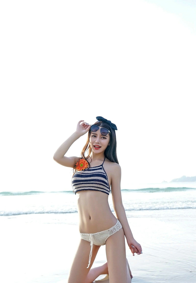 性感娇嫩95后美女模特徐妍馨Mandy普吉岛娇嫩写真