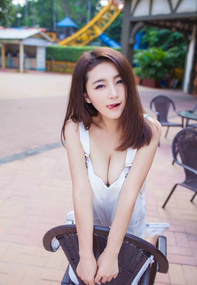 嫩模夏茉GIGI美女性感比基尼完美身材写真