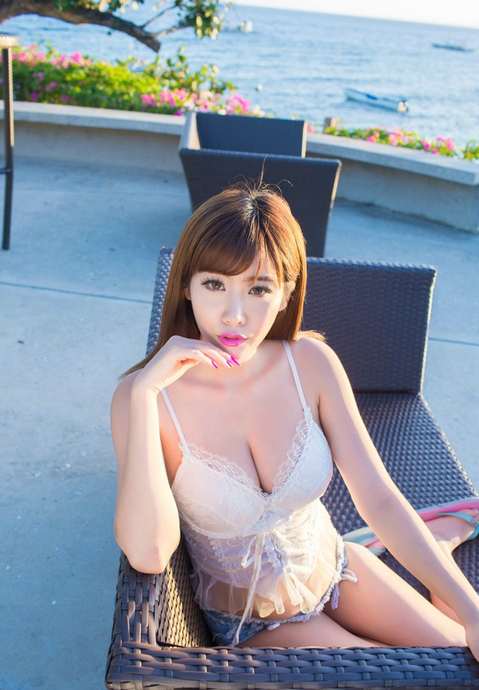 蕾丝上衣性感女神程小烦不烦诱惑美腰美腿养眼风情私房写真