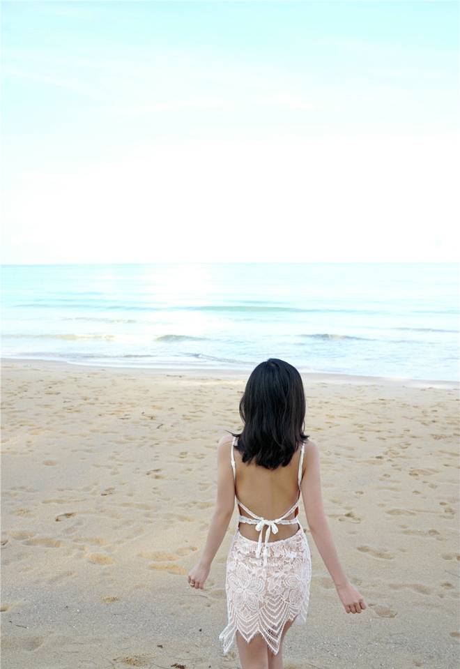 美艳少妇性感睡衣娇艳白皙熟女妩媚诱人私房写真