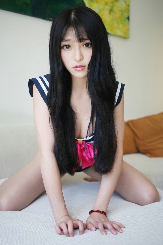 娇媚性感女神伊小七MoMo游三亚翘臀幽韵娇嫩诱惑写真