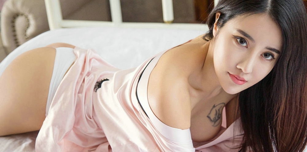 嫩模张馥棋性感宝贝全裸上身豪乳撩人诱惑写真