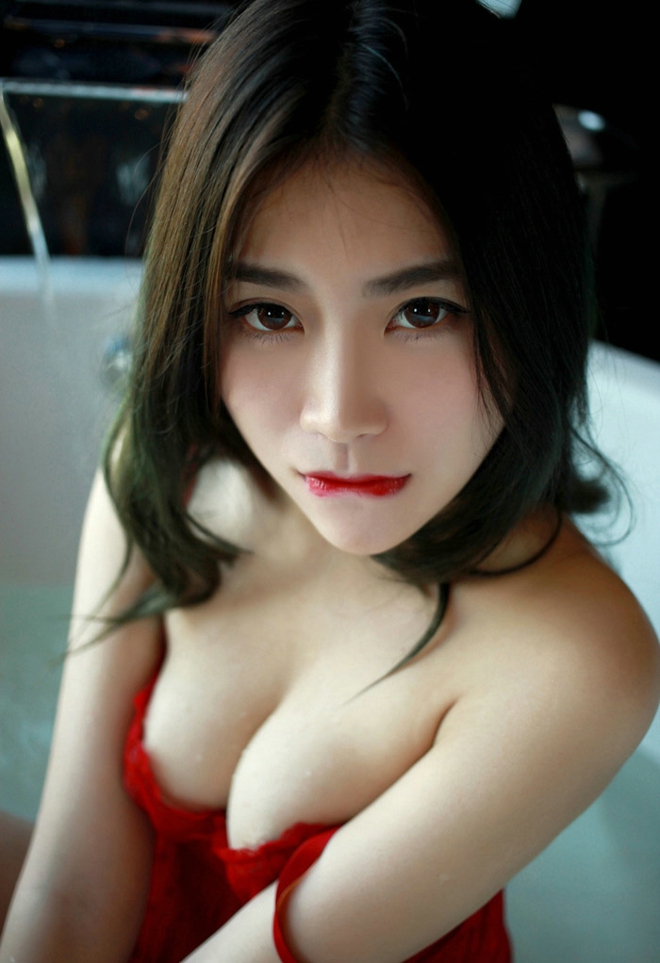 性感爆乳美女模特许诺Sabrina大红情趣睡衣妖娆诱惑撩人写真