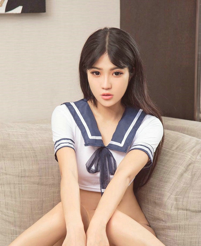 清纯靓丽性感少女私房制服爆乳销魂诱惑写真
