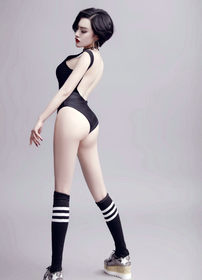 短发性感美女PinkHot_戴安娜大胸翘臀诱惑迷人妩媚妖娆养眼写真