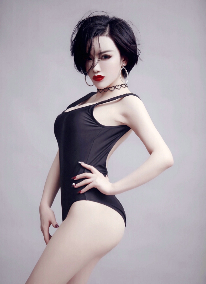 短发性感美女PinkHot_戴安娜大胸翘臀诱惑迷人妩媚妖娆养眼写真