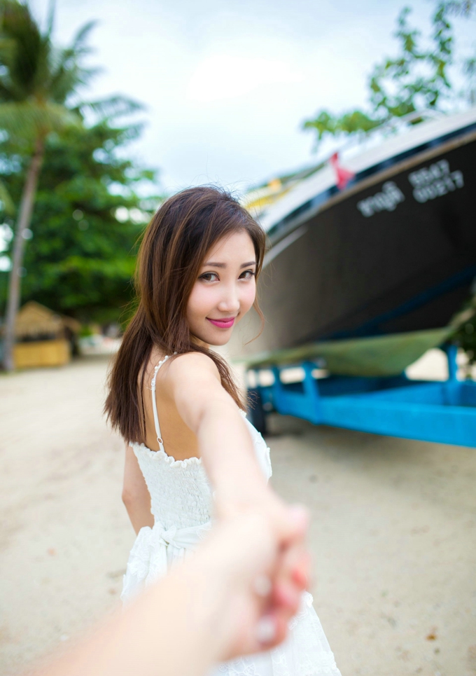 气质清新靓丽嫩模尤美Yumi惹火写真