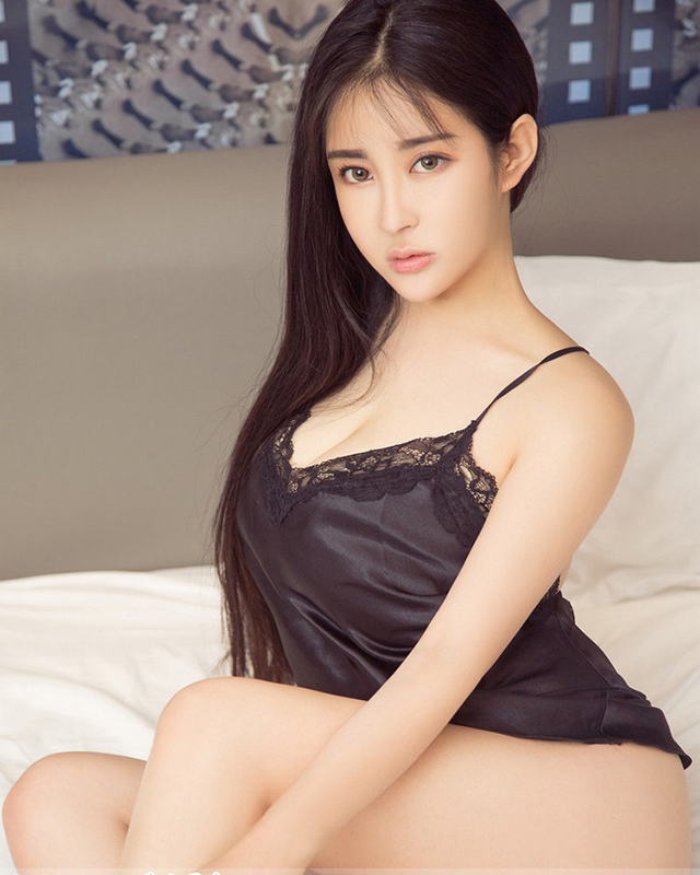 性感气质美女孟思雨诱惑蕾丝睡衣私房照