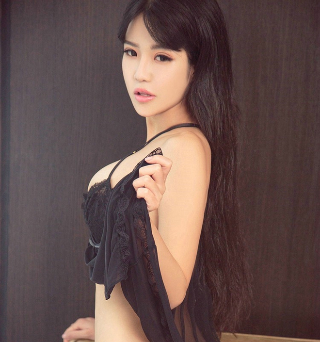 清纯靓丽性感少女私房制服爆乳销魂诱惑写真