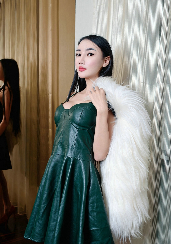 极品尤物婕西儿性感妖娆身材撩人姿势诱惑写真