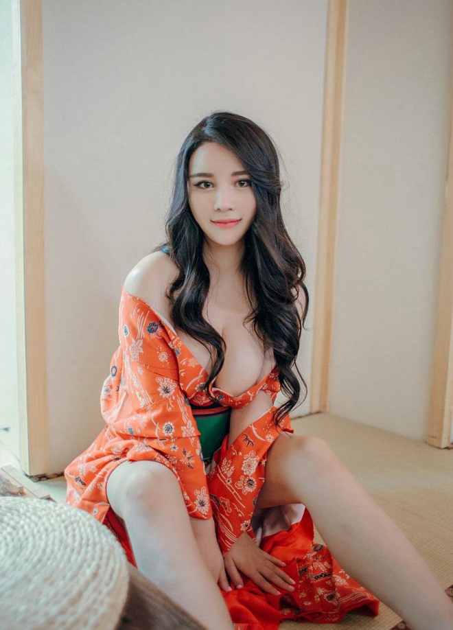 性感诱惑宅男女神Sukki露骨销魂制服诱惑销魂写真